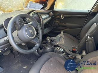 Mini Cooper Mini (F55), Hatchback 5-drs, 2013 1.5 12V Cooper picture 13