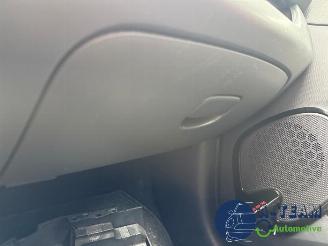 Renault Clio Clio IV (5R), Hatchback 5-drs, 2012 / 2021 0.9 Energy TCE 90 12V picture 25