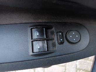 Fiat Punto Punto Evo (199) Hatchback 1.2 Euro 5 (169.A.4000(Euro 5)) [51kW]  (10-=
2009/02-2012) picture 11