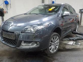 okazja samochody osobowe Renault Mégane Megane III Grandtour (KZ) Combi 5-drs 1.5 dCi 110 (K9K-636(K9K-A6)) [8=
1kW]  (02-2009/04-2016) 2012/6