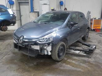 Coche siniestrado Renault Clio Clio IV (5R) Hatchback 0.9 Energy TCE 75 12V (H4B-408) [56kW]  (10-201=
8/03-2019) 2019