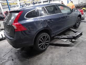 Volvo V-60 V60 I (FW/GW) 2.4 D6 20V Plug-in Hybrid AWD (D82PHEV) [158kW]  (06-201=
2/12-2015) picture 3