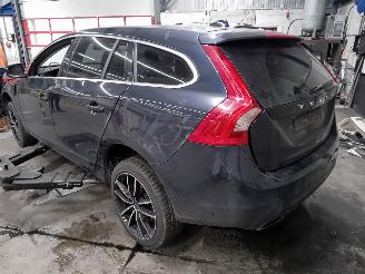 Volvo V-60 V60 I (FW/GW) 2.4 D6 20V Plug-in Hybrid AWD (D82PHEV) [158kW]  (06-201=
2/12-2015) picture 4