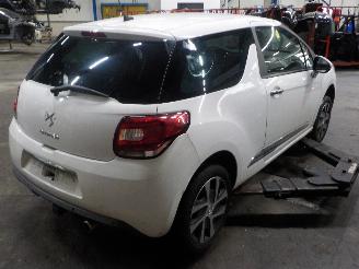 Citroën DS3 DS3 (SA) Hatchback 1.6 e-HDi (DV6DTED(9HP)) [68kW]  (11-2009/07-2015) picture 3