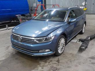 Salvage car Volkswagen Passat Passat Variant (3G5) Combi 1.6 TDI 16V (DCXA) [88kW]  (08-2014/11-2020=
) 2015