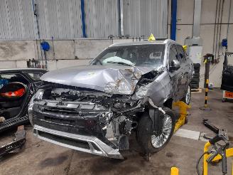 Sloopauto Mitsubishi Outlander Outlander (GF/GG) SUV 2.4 16V PHEV 4x4 (4B12) [153kW]  (09-2018/12-202=
2) 2020