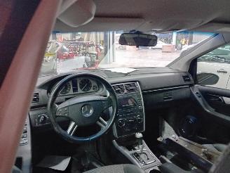 Mercedes B-klasse B (W245) Hatchback 2.0 B-200 16V (M266.960) [100kW]  (03-2005/11-2011)= picture 5