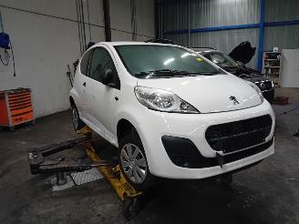 Peugeot 107 107 Hatchback 1.0 12V (384F(1KR)) [50kW]  (06-2005/05-2014) picture 2