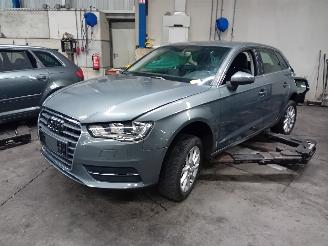 Uttjänta bilar auto Audi A3 A3 Sportback (8VA/8VF) Hatchback 5-drs 1.2 TFSI 16V (CJZA(Euro 5)) [77=
kW]  (05-2013/03-2020) 2014/2