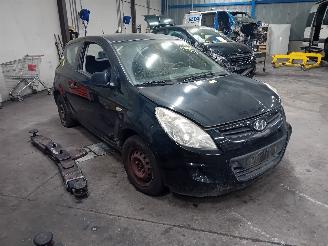 Hyundai I-20 i20 Hatchback 1.2i 16V (G4LA) [57kW]  (09-2008/12-2012) picture 2