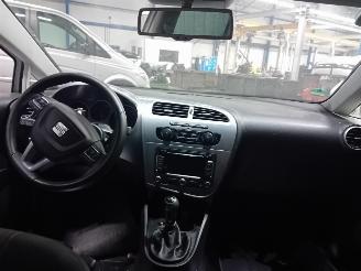 Seat Leon Leon (1P1) Hatchback 5-drs 1.2 TSI (CBZB) [77kW]  (02-2010/12-2012) picture 5