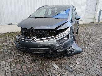 krockskadad bil auto Citroën C4 C4 Grand Picasso (3A) MPV 1.2 12V PureTech 130 (EB2DTS(HNY)) [96kW]  (=
04-2014/03-2018) 2015/9