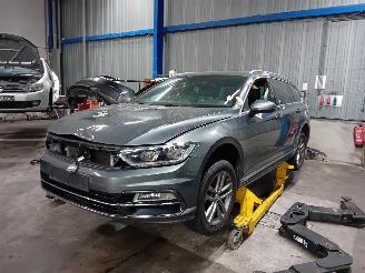 Vrakbiler auto Volkswagen Passat Passat Variant (3G5) Combi 1.6 TDI 16V (DCXA) [88kW]  (08-2014/11-2020=
) 2017/0