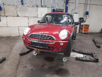 Vrakbiler auto Mini Mini Mini One/Cooper (R50) Hatchback 1.6 16V One (W10-B16A) [66kW]  (06-200=
1/03-2007) 2006