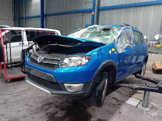 Vrakbiler auto Dacia Sandero Sandero II Hatchback 0.9 TCE 12V (H4B-A400(Euro 5)) [66kW]  (10-2012/.=
=2E.) 2015