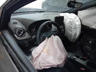 Mercedes B-klasse B (W246) Hatchback 1.6 B-200 BlueEFFICIENCY Turbo 16V (M270.910) [115k=
W]  (11-2011/12-2018) picture 5