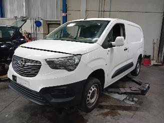Vrakbiler auto Opel Combo Combo Cargo Van 1.6 CDTI 100 (B16DT(DV6FD)) [73kW]  (06-2018/04-2020) 2019