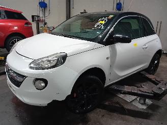Vrakbiler auto Opel Adam Adam Hatchback 3-drs 1.4 16V (A14XER(Euro 5)) [74kW]  (10-2012/05-2019=
) 2013/0