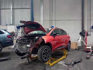 Sloopauto Renault Clio Clio IV Estate/Grandtour (7R) Combi 5-drs 0.9 Energy TCE 90 12V (H4B-4=
00(H4B-A4)) [66kW]  (01-2013/08-2021) 2014