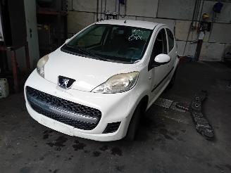 Démontage voiture Peugeot 107 107 Hatchback 1.0 12V (384F(1KR)) [50kW]  (06-2005/05-2014) 2010