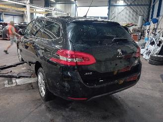 Peugeot 308 308 SW (L4/L9/LC/LJ/LR) Combi 5-drs 1.6 BlueHDi 120 (DV6FC(BHZ)) [88kW=
]  (03-2014/12-2021) picture 4