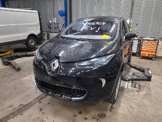 Uttjänta bilar auto Renault Zoé Zoé (AG) Hatchback 5-drs 65kW (5AM-450(5AM-B4)) [65kW]  (06-2012/03-=
2024) 2013/0
