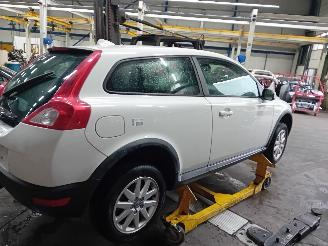 Volvo C-30 C30 (EK/MK) Hatchback 3-drs 1.6 16V (B4164S3) [74kW]  (10-2006/12-2012=
) picture 3