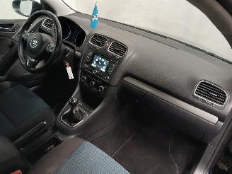 Volkswagen Golf Golf VI (5K1) Hatchback 1.6 TDI 16V (CAYC(Euro 5)) [77kW]  (02-2009/11=
-2012) picture 8