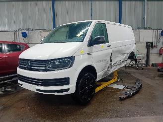 Coche siniestrado Volkswagen Transporter Transporter T5 Van 2.0 TDI DRF (CAAC(Euro 5)) [103kW]  (09-2009/08-201=
5) 2016