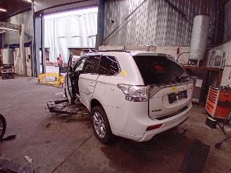 Mitsubishi Outlander Outlander (GF/GG) SUV 2.0 16V PHEV 4x4 (S61) [147kW]  (01-2014/12-2021=
) picture 4