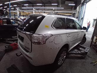 Mitsubishi Outlander Outlander (GF/GG) SUV 2.0 16V PHEV 4x4 (S61) [147kW]  (01-2014/12-2021=
) picture 3