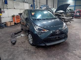 Toyota Aygo Aygo (B40) Hatchback 1.0 12V VVT-i (1KR-FE) [53kW]  (03-2018/...) picture 2
