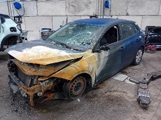Coche siniestrado Volkswagen Polo Polo VI (AW1) Hatchback 5-drs 1.0 TSI 12V (DUSB) [70kW]  (06-2017/...)= 2019/5
