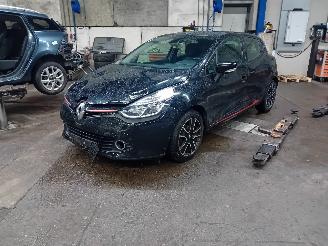 Vrakbiler auto Renault Clio Clio IV (5R) Hatchback 5-drs 0.9 Energy TCE 90 12V (H4B-400(H4B-A4)) [=
66kW]  (11-2012/08-2021) 2013/7
