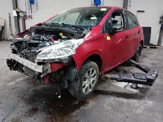 Vrakbiler auto Peugeot 208 208 I (CA/CC/CK/CL) Hatchback 1.2 Vti 12V PureTech 82 (EB2F(HMZ)) [60k=
W]  (03-2012/12-2019) 2017/8