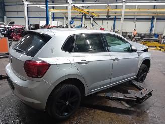 Volkswagen Polo Polo VI (AW1) Hatchback 5-drs 1.0 TSI 12V BlueMotion (DKRF) [85kW]  (0=
9-2017/...) picture 3