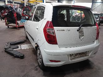 Hyundai I-10 i10 (F5) Hatchback 1.1i 12V (G4HG5) [51kW]  (04-2011/12-2013) picture 4
