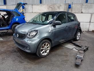 Vrakbiler auto Smart Forfour Forfour (453) Hatchback 5-drs 1.0 12V (M281.920) [52kW]  (07-2014/...)= 2016/7