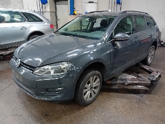 demontáž osobní automobily Volkswagen Golf Golf VII Variant (AUVV) Combi 1.6 TDI BlueMotion 16V (CXXB) [81kW]  (0=
5-2013/12-2020) 2015/6