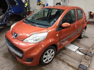 Salvage car Peugeot 107 107 Hatchback 1.0 12V (384F(1KR)) [50kW]  (06-2005/05-2014) 2009/8