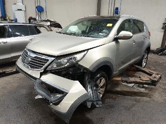 Vrakbiler auto Kia Sportage Sportage (SL) Terreinwagen 2.0 CVVT 16V 4x2 (G4KD) [120kW]  (07-2010/0=
2-2016) 2010/8
