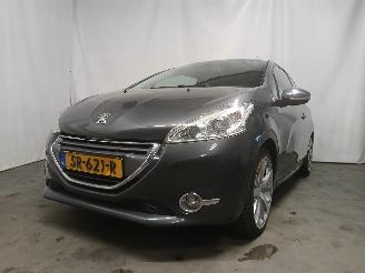 Vaurioauto  passenger cars Peugeot 208 208 I (CA/CC/CK/CL) Hatchback 1.6 16V THP 155 (EP6CDT(5FV)) [115kW]  (=
03-2012/12-2019) 2012/8