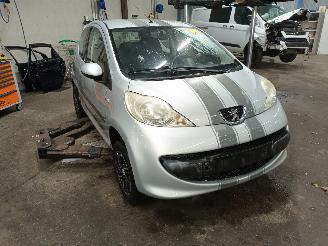 Peugeot 107 107 Hatchback 1.0 12V (384F(1KR)) [50kW]  (06-2005/05-2014) picture 2