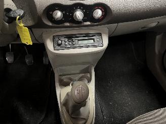 Renault Twingo Twingo II (CN) Hatchback 3-drs 1.2 16V (D4F-772(D4F-J7)) [56kW]  (03-2=
007/09-2014) picture 18