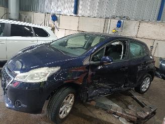 demontáž osobní automobily Peugeot 208 208 I (CA/CC/CK/CL) Hatchback 1.0 Vti 12V PureTech (EB0(ZMZ)) [50kW]  =
(03-2012/12-2019) 2013/6