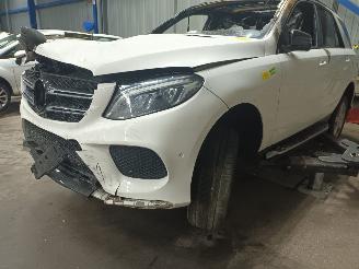 Vrakbiler auto Mercedes GLE GLE (W166) SUV 350d 3.0 V6 24V BlueTEC 4-Matic (OM642.826) [190kW]  (0=
4-2015/10-2018) 2017/2
