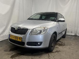 Vaurioauto  passenger cars Skoda Fabia Fabia II (5J) Hatchback 5-drs 1.2i 12V (CHTA) [51kW]  (01-2007/12-2014=
) 2009/10