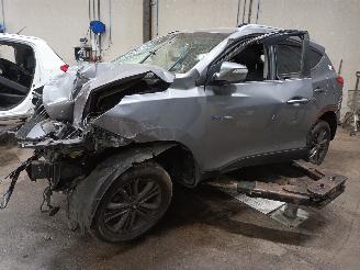 Hyundai Ix35 iX35 (LM) SUV 1.6 GDI 16V (G4FD(Euro 4)) [99kW]  (11-2010/09-2015) picture 1