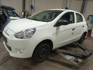 Vrakbiler auto Mitsubishi Space-star Space Star (A0) Hatchback 1.0 12V Mivec AS&G (3A90) [51kW]  (05-2012/.=
=2E.) 2016/2