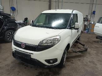 Uttjänta bilar auto Fiat Doblo Doblo Cargo (263) Van 1.6 D Multijet (198.A.3000) [77kW]  (02-2010/07-=
2022) 2010/9